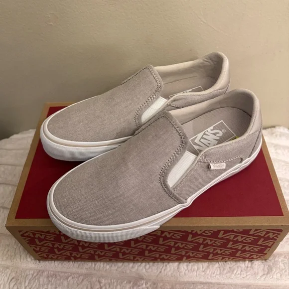 Vans Tan Sneakers Classic Low-Top Design Size - 7 Women’s / 5.5 Men’s - Picture 7 of 12